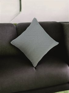 Jakar Desenli Makinada Yıkanabilir Kırlent